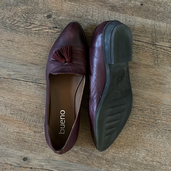 Shoe clear out. From heels to flats. - Picture 2 of 10